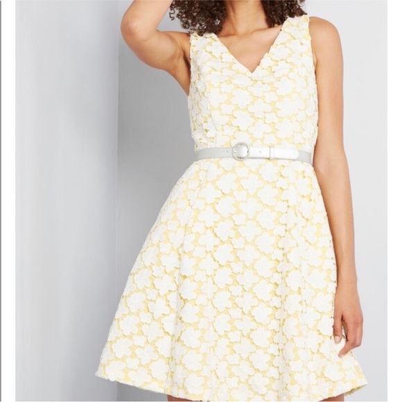 Modcloth Bliss in Attendance Lace Dress Size Large - Picture 8 of 9